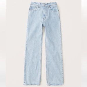 NWT Abercrombie High Rise 90s Relaxed Jean ‘Light’ Size 26 Long *SOLD OUT*